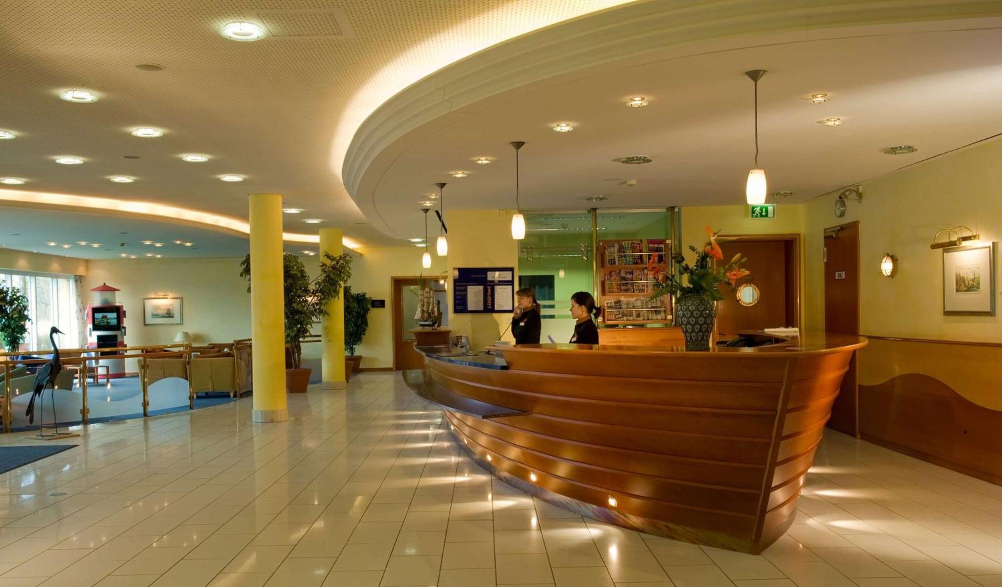 Wyndham Stralsund Hansedom Exterior photo