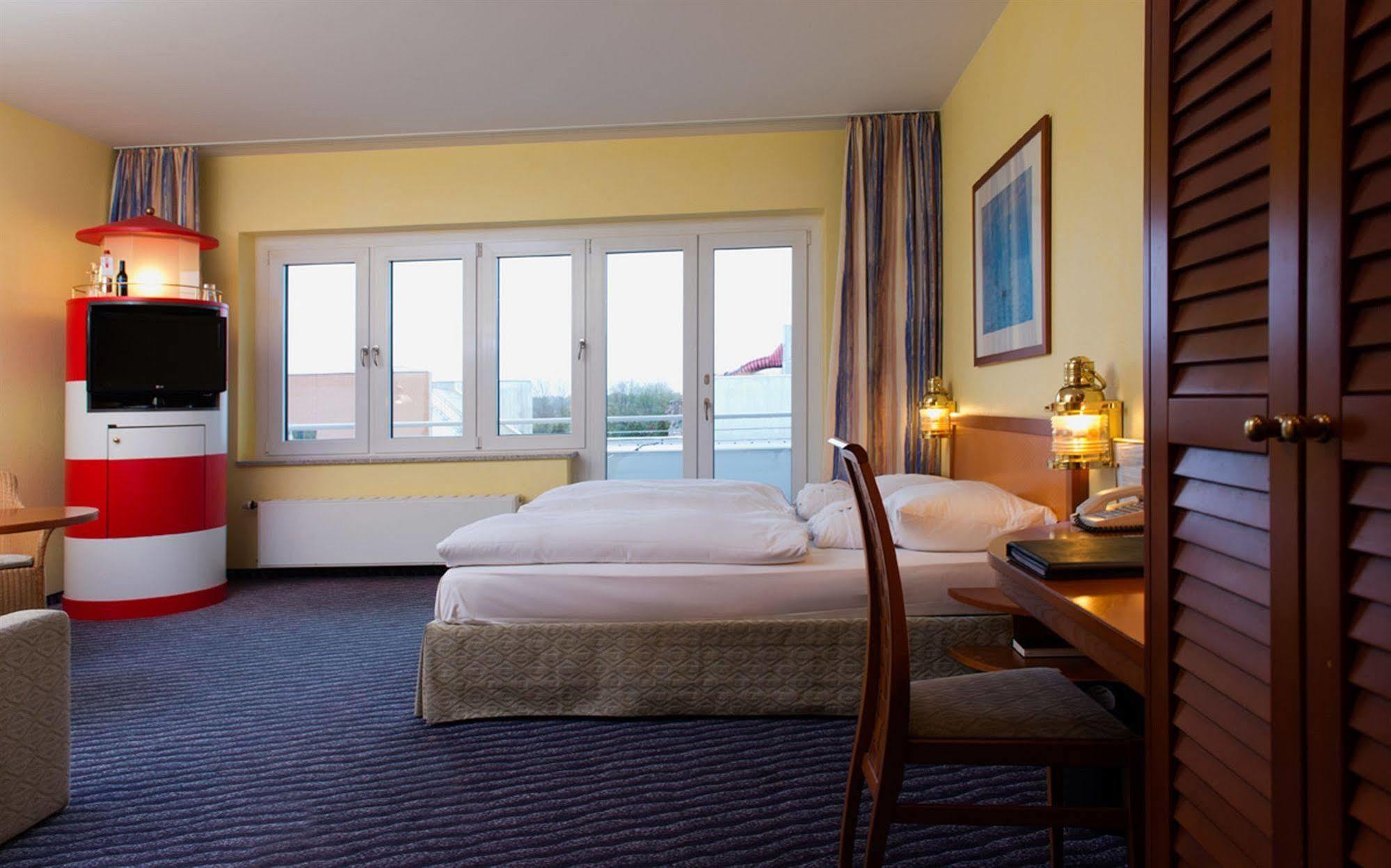 Wyndham Stralsund Hansedom Exterior photo